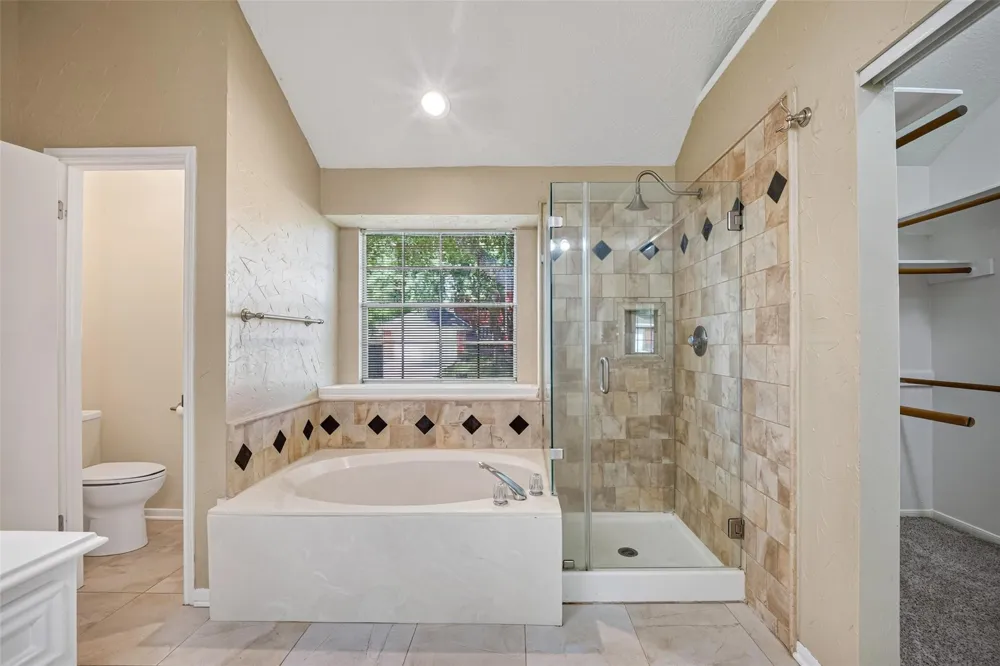 4802 Widerop Lane Friendswood, TX 77546