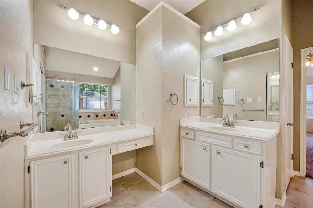 4802 Widerop Lane Friendswood, TX 77546