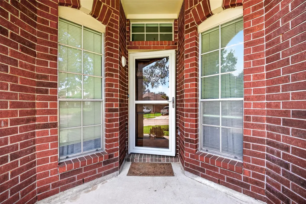 4802 Widerop Lane Friendswood, TX 77546