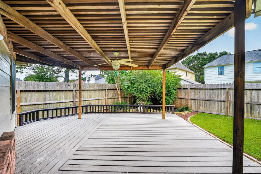 4802 Widerop Lane Friendswood, TX 77546