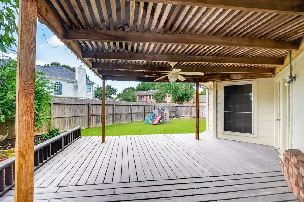 4802 Widerop Lane Friendswood, TX 77546