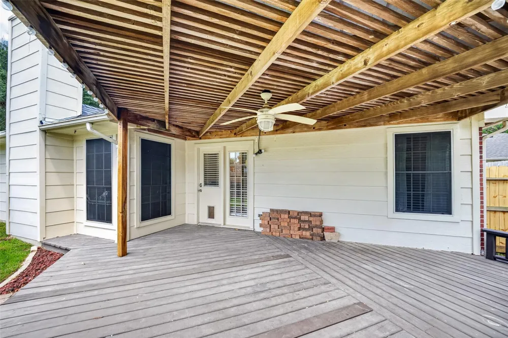 4802 Widerop Lane Friendswood, TX 77546