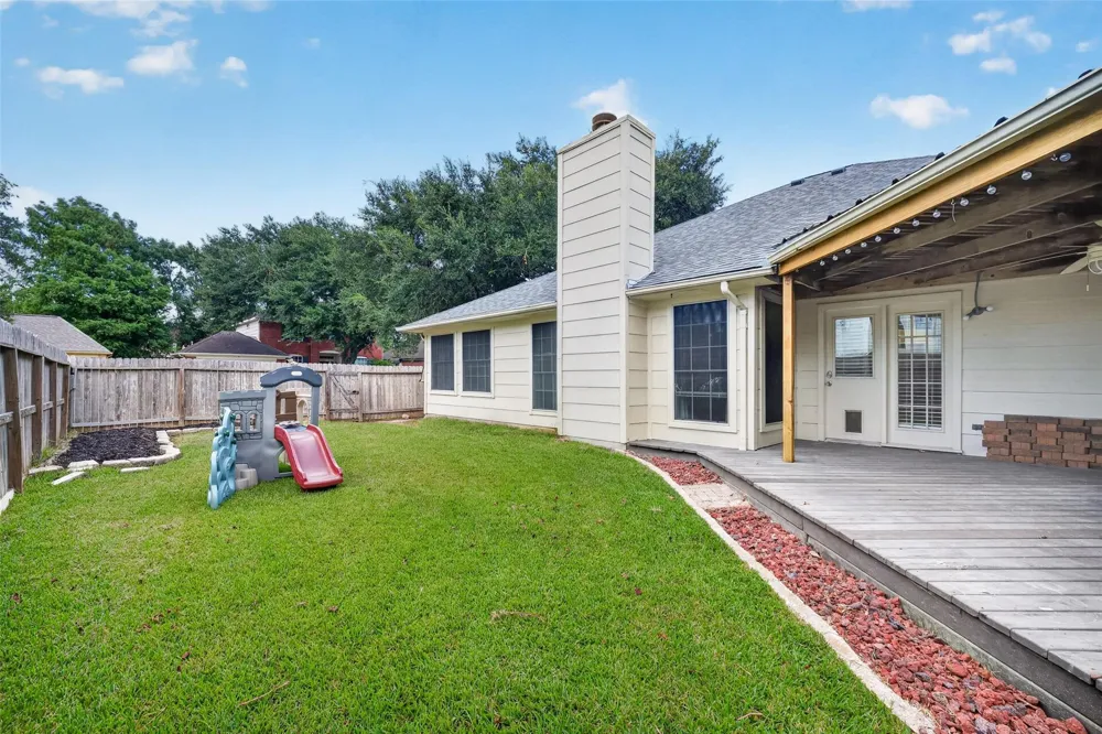 4802 Widerop Lane Friendswood, TX 77546