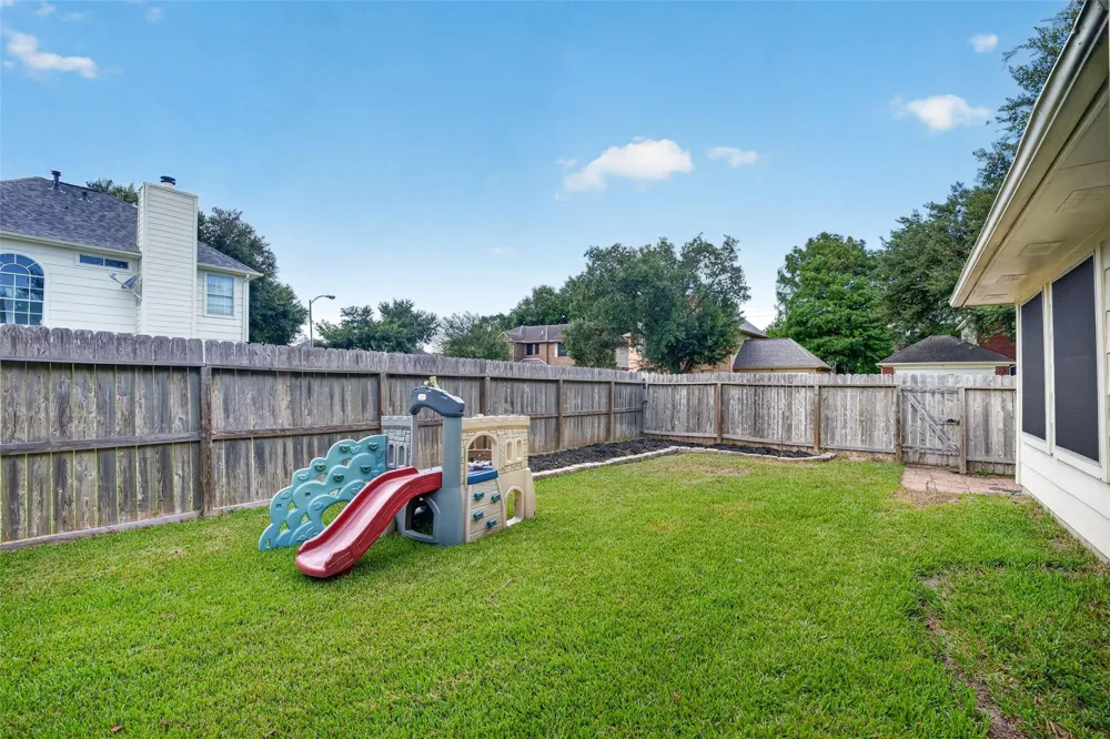 4802 Widerop Lane Friendswood, TX 77546