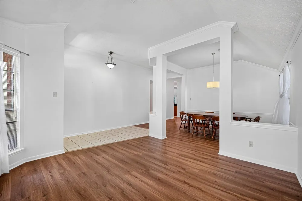 4802 Widerop Lane Friendswood, TX 77546