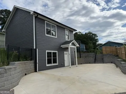 180 Lowry ST