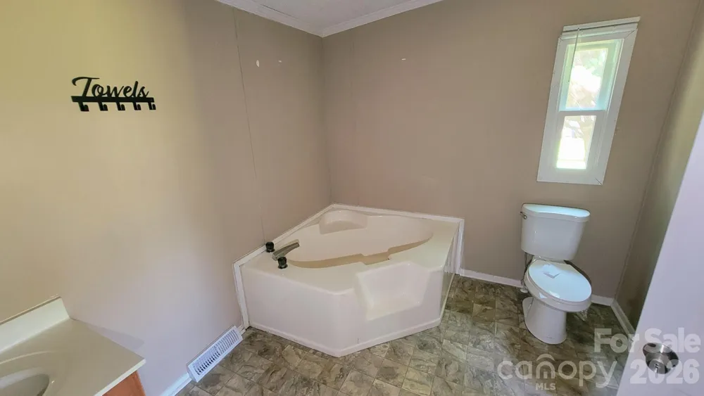 5401 Creek Run Court Bessemer City, NC 28086