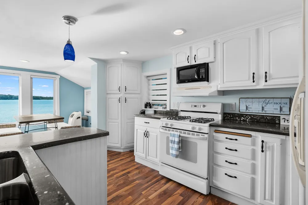 9053 S M 43 Highway Delton, MI 49046
