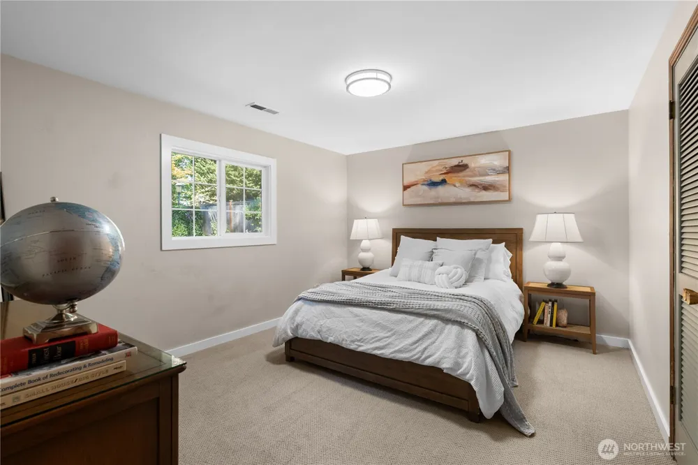 2422 126th Avenue NE Bellevue, WA 98005