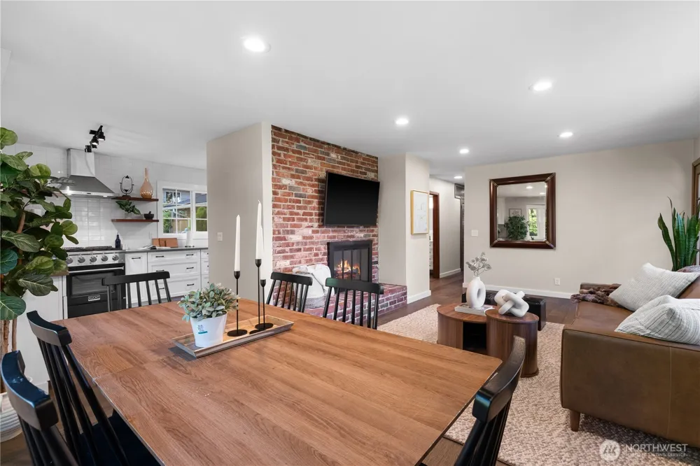 2422 126th Avenue NE Bellevue, WA 98005