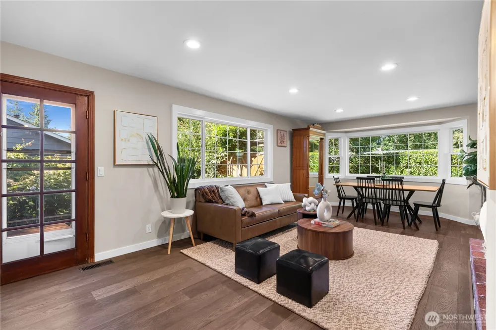 2422 126th Avenue NE Bellevue, WA 98005