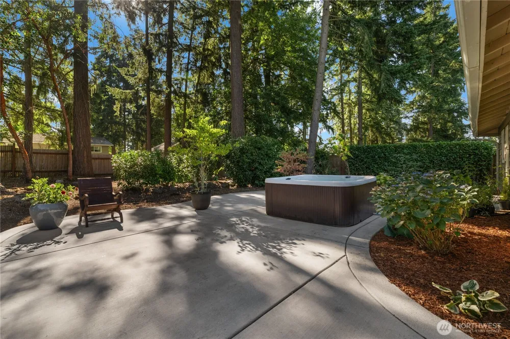 2422 126th Avenue NE Bellevue, WA 98005
