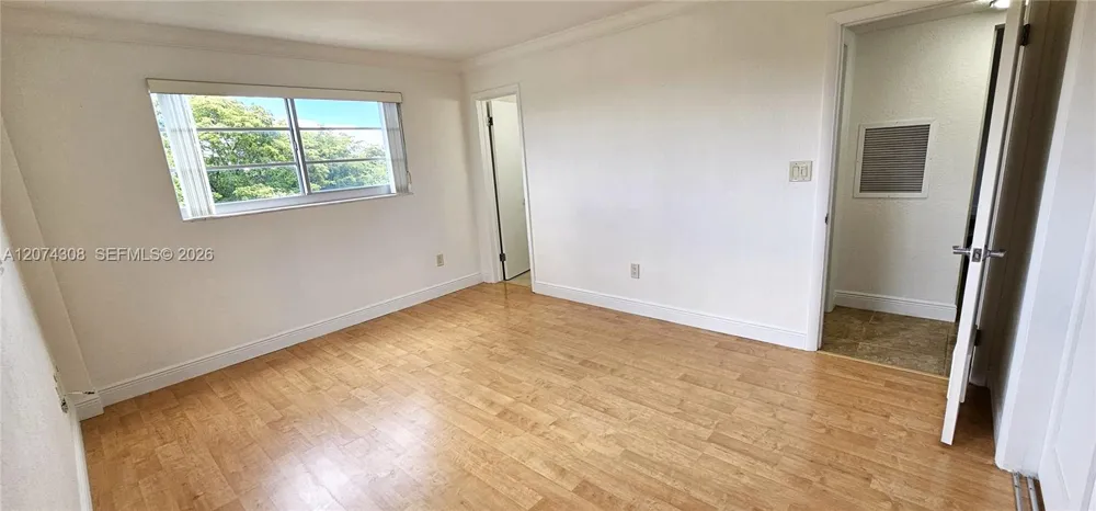 650 Coral Way #404 Coral Gables, FL 33134