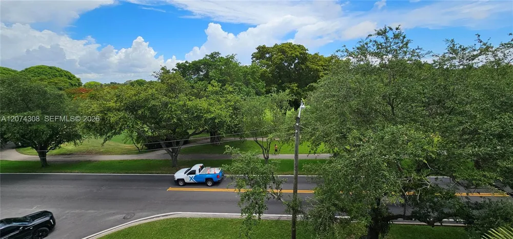 650 Coral Way #404 Coral Gables, FL 33134