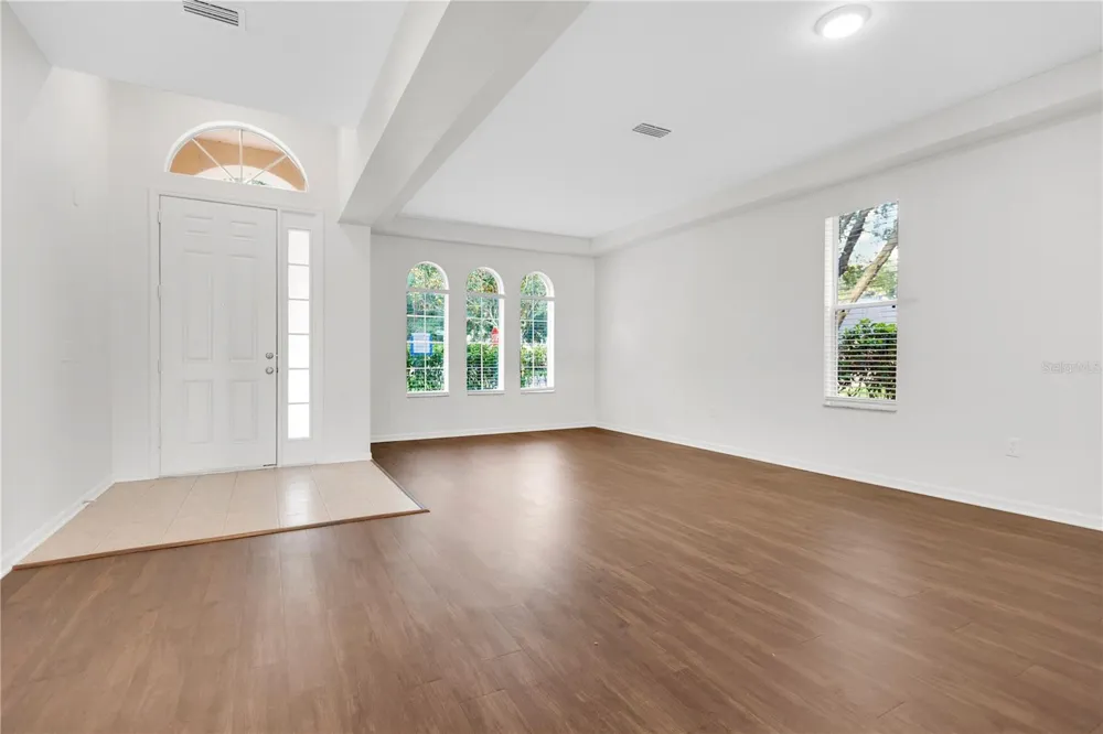 2541 PEEKSKILL ROAD Valrico, FL 33594