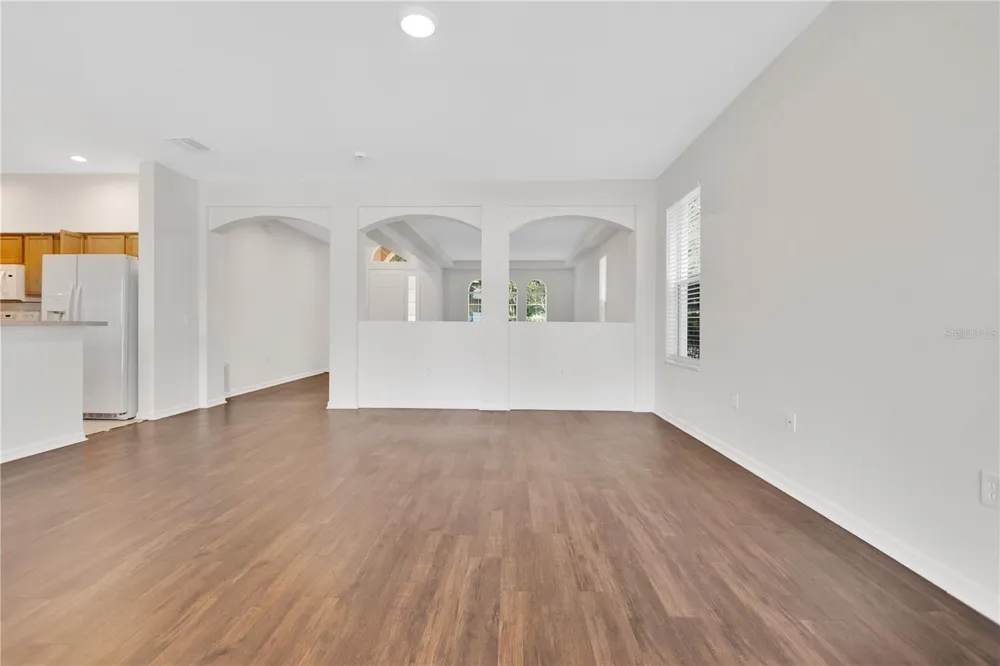 2541 PEEKSKILL ROAD Valrico, FL 33594