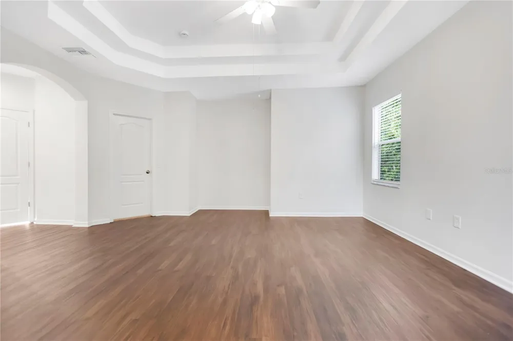 2541 PEEKSKILL ROAD Valrico, FL 33594