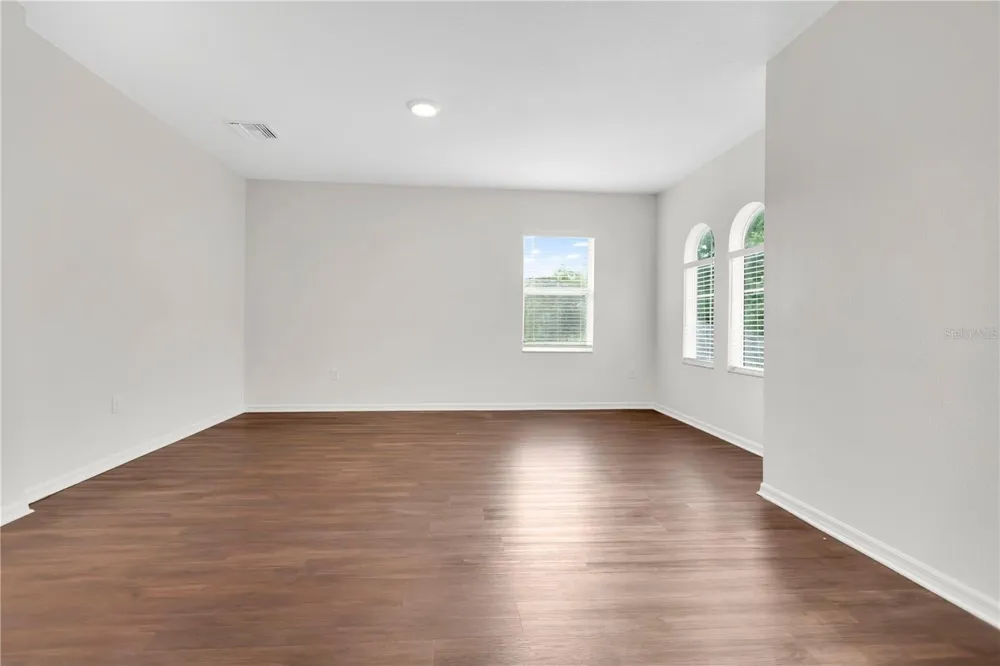 2541 PEEKSKILL ROAD Valrico, FL 33594