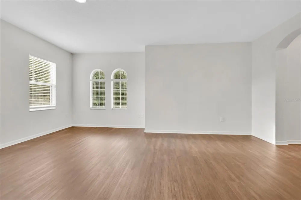 2541 PEEKSKILL ROAD Valrico, FL 33594