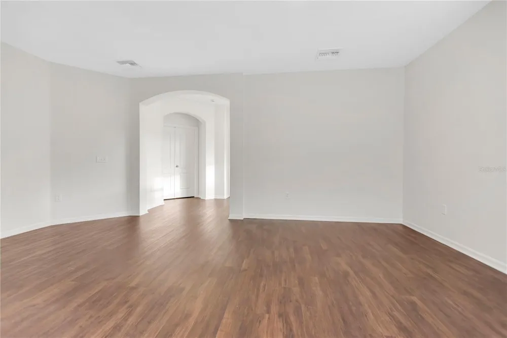 2541 PEEKSKILL ROAD Valrico, FL 33594