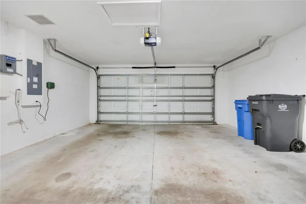 2541 PEEKSKILL ROAD Valrico, FL 33594