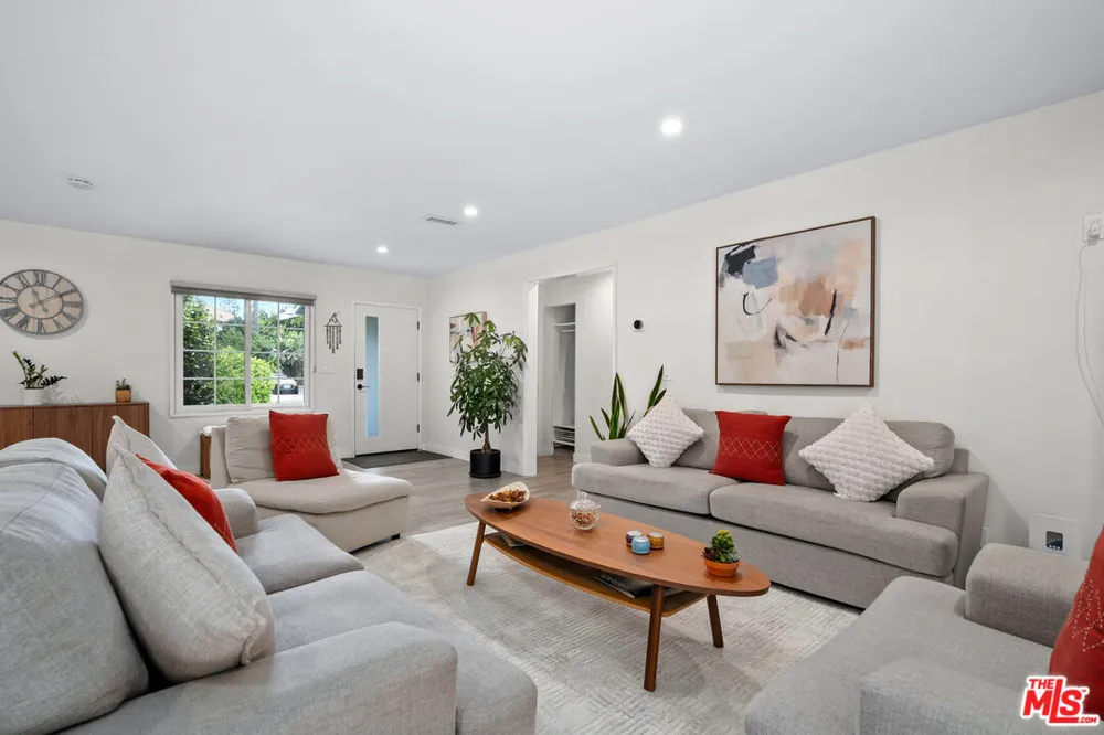 14346 Killion Street Los Angeles, CA 91401