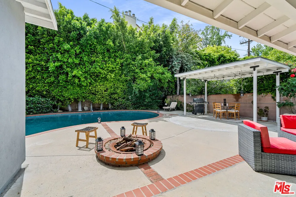 14346 Killion Street Los Angeles, CA 91401
