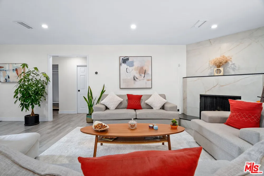 14346 Killion Street Los Angeles, CA 91401
