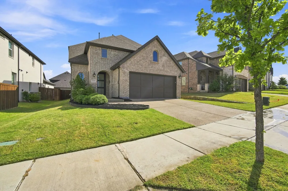 1749 Dartmoor Drive Carrollton, TX 75010