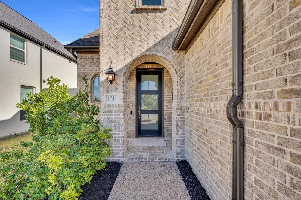 1749 Dartmoor Drive Carrollton, TX 75010