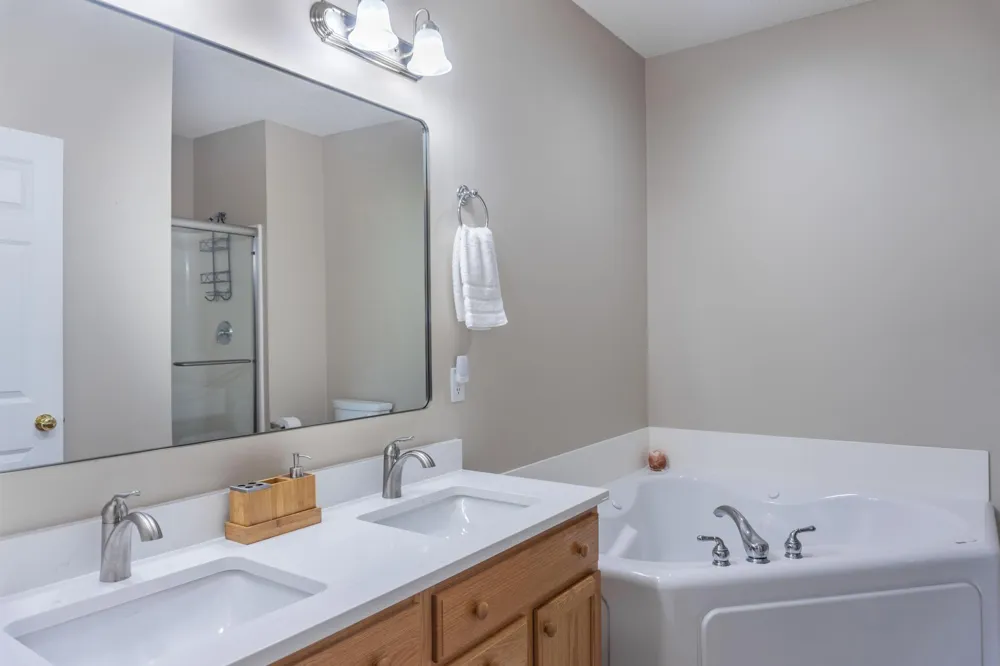 8356 Crabapple Court Victoria, MN 55386