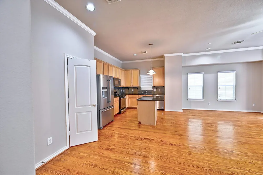 5411 Kansas Street Houston, TX 77007