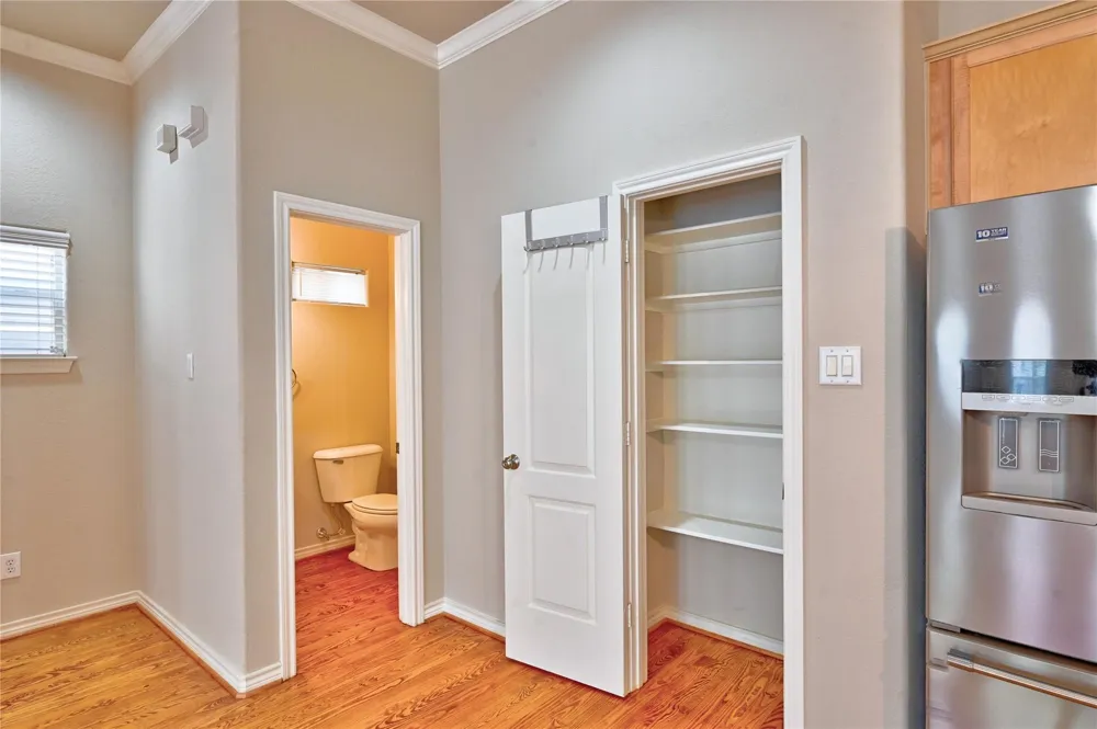 5411 Kansas Street Houston, TX 77007