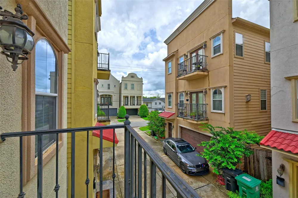 5411 Kansas Street Houston, TX 77007