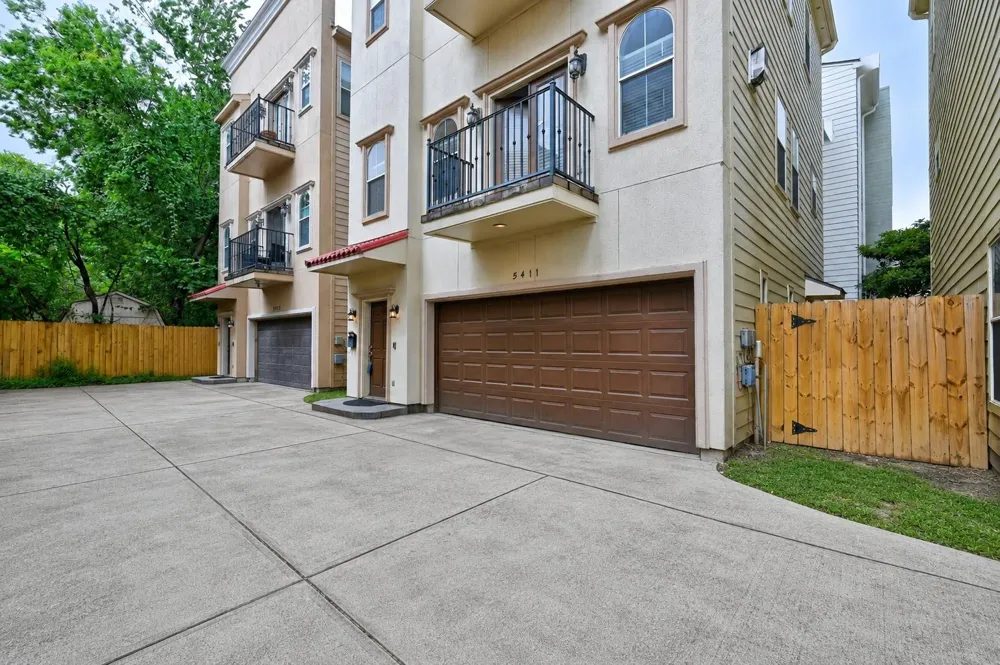 5411 Kansas Street Houston, TX 77007