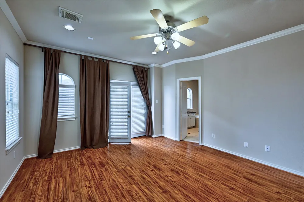 5411 Kansas Street Houston, TX 77007