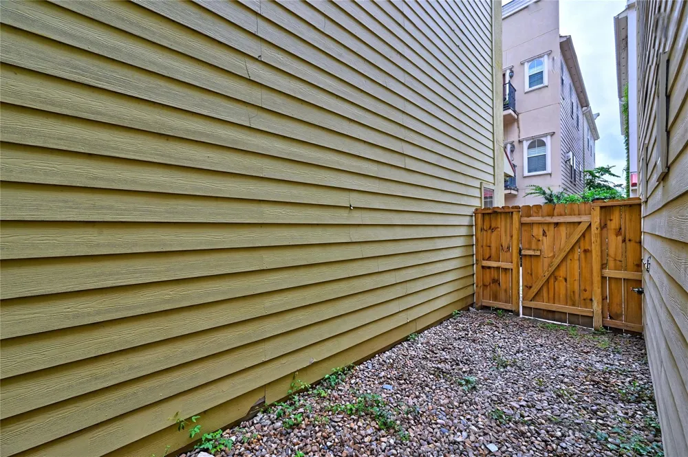 5411 Kansas Street Houston, TX 77007