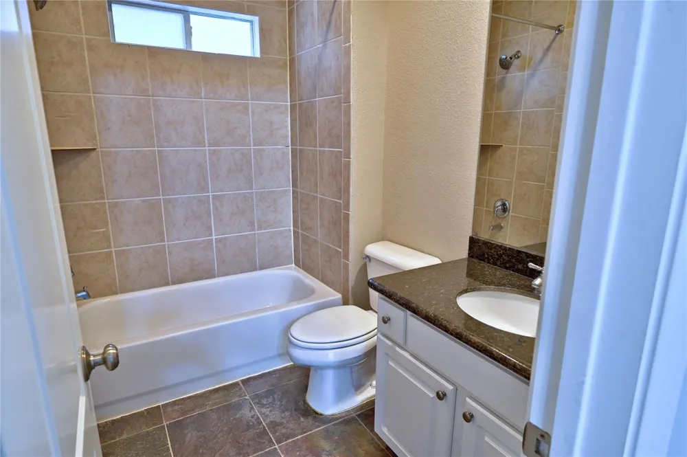 5411 Kansas Street Houston, TX 77007