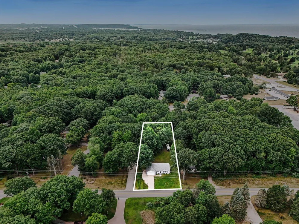 7079 W Decker Road Ludington, MI 49431