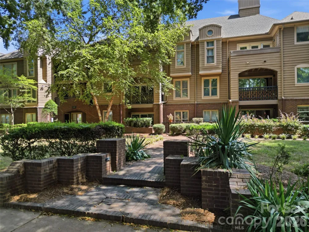 1109 E Morehead Street #16 Charlotte, NC 28204