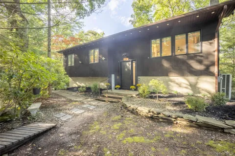 3 Lauretta Drive