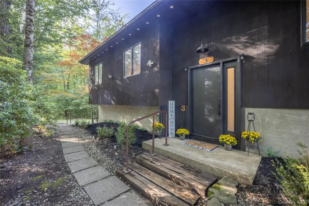 3 Lauretta Drive Highland, NY 12528