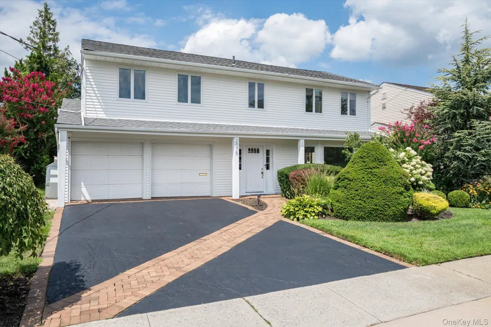 2075 Berkley Lane Merrick, NY 11566