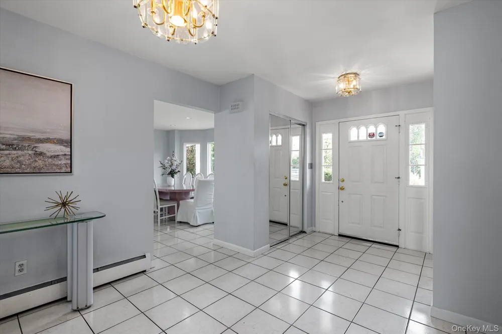 2075 Berkley Lane Merrick, NY 11566