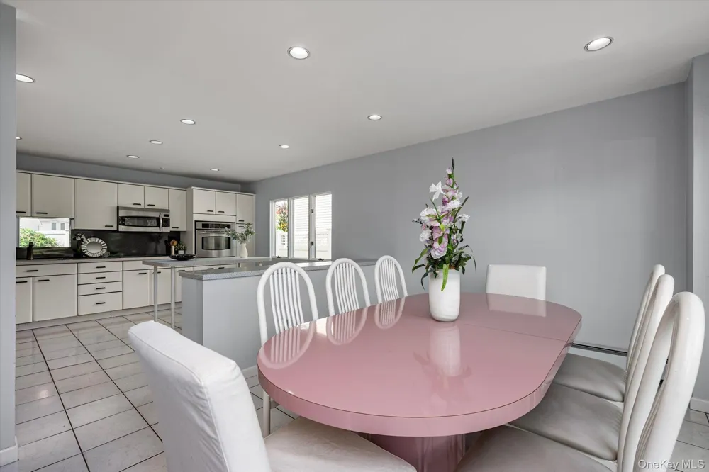 2075 Berkley Lane Merrick, NY 11566
