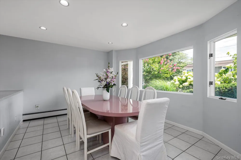 2075 Berkley Lane Merrick, NY 11566
