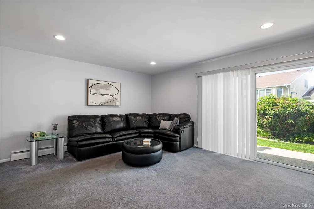 2075 Berkley Lane Merrick, NY 11566
