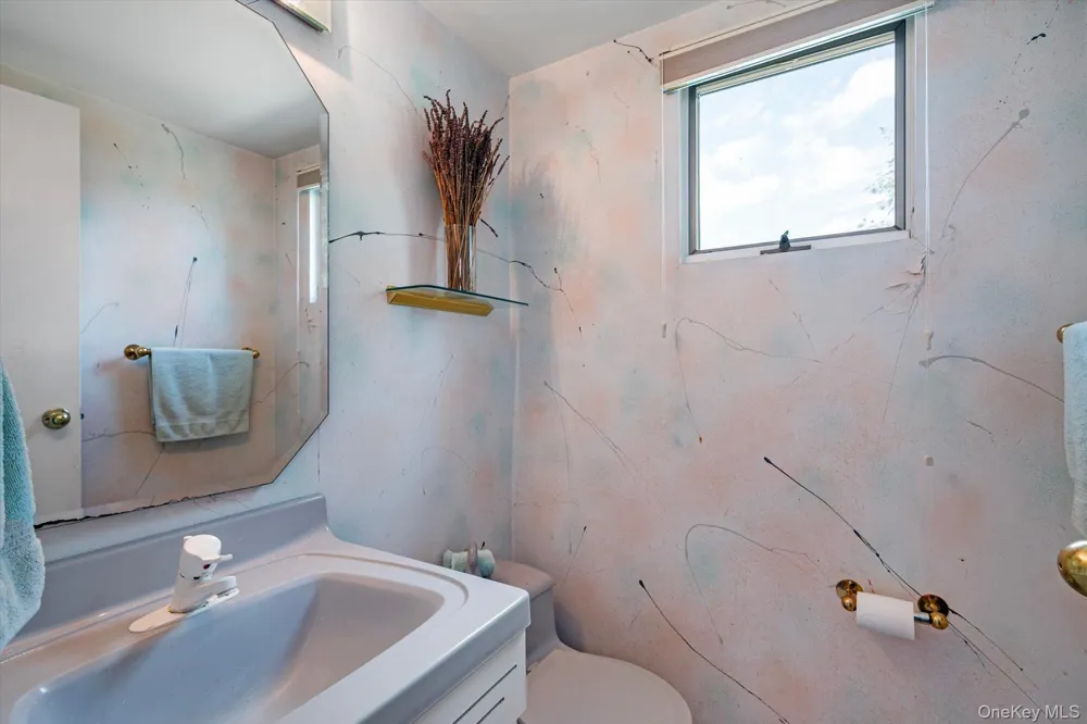 2075 Berkley Lane Merrick, NY 11566