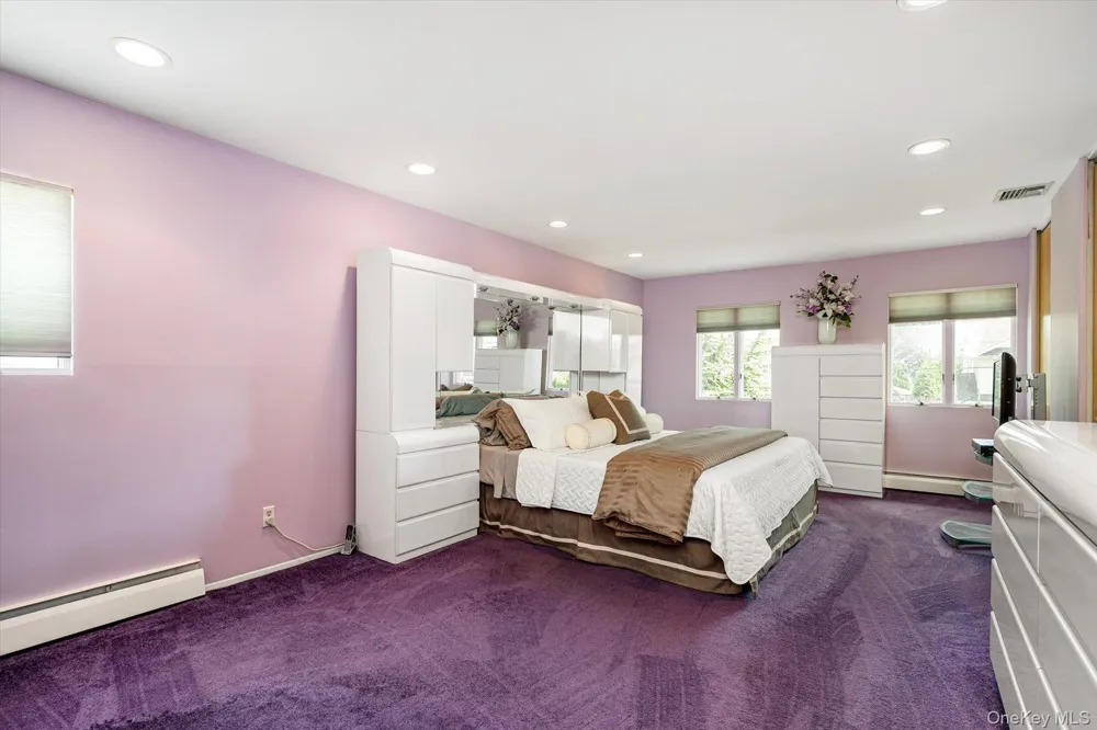 2075 Berkley Lane Merrick, NY 11566