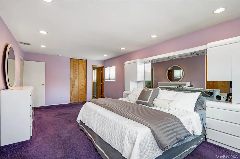 2075 Berkley Lane Merrick, NY 11566